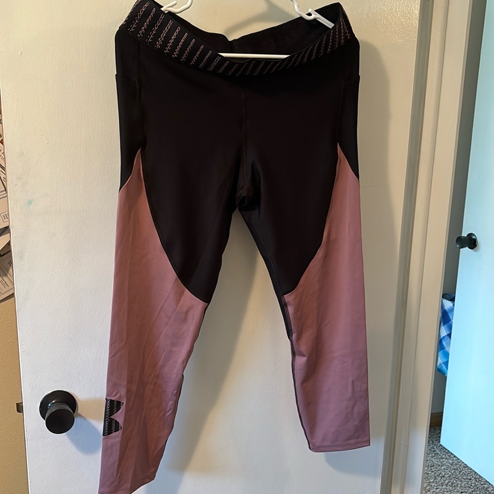 Compression Heat gear UA crop leggings